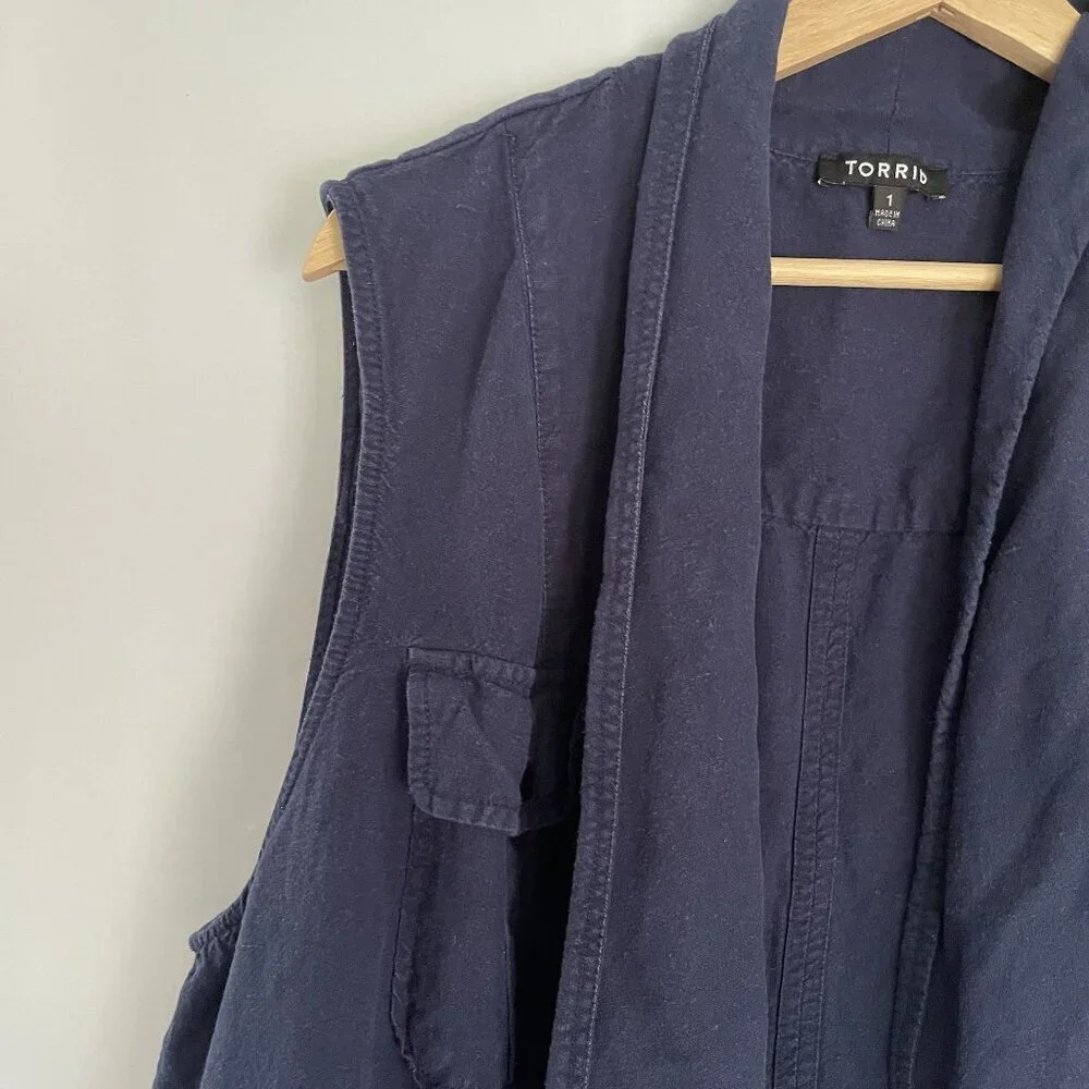 Torrid‎ linen rayon women's blue denim vest pockets size large casual comfort